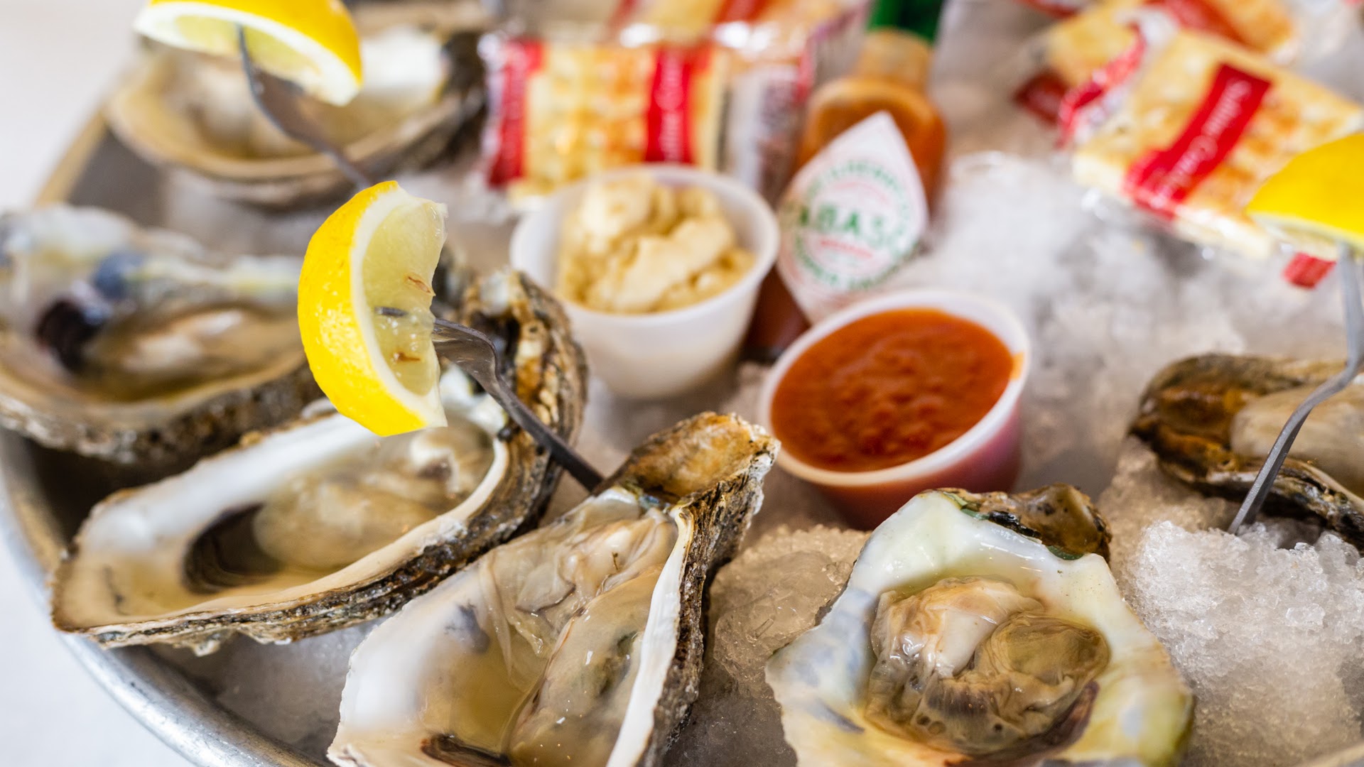 Fresh oysters on ice